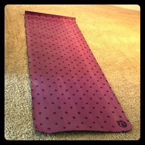 LuluLemon 3 mm Reversible Yoga Mat.